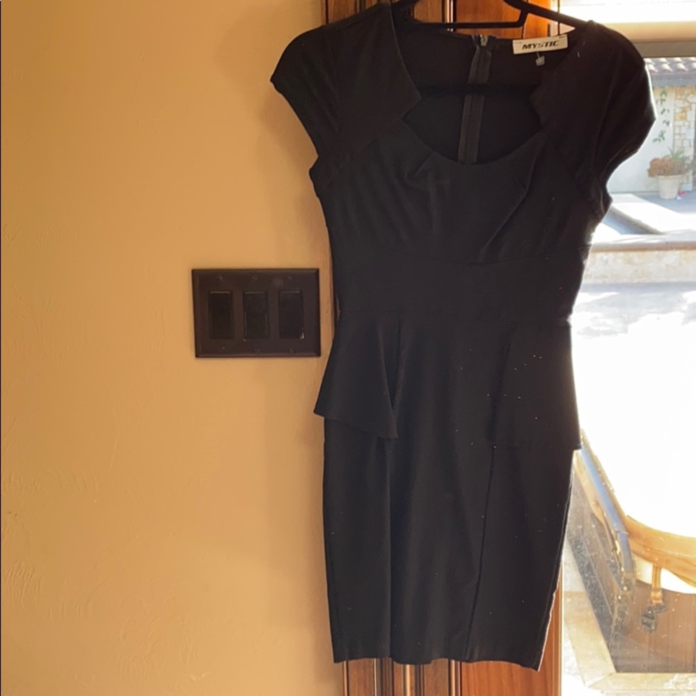Womens black dress size 2/4
